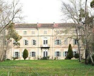 16th Century Château on 5.7 ha of park, 3 separate dwellings and sever - CARCASSONNE