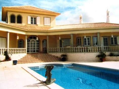 Bild 1 - Villa Belo Horizonte - 1.300.000,00 EUR Kaufpreis, ca.  260,00 m² Wohnfläche