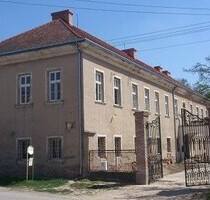 Schloss - 650.000,00 EUR Kaufpreis, ca.  1.200,00 m² Wohnfläche in Rumanova (PLZ: 93137)