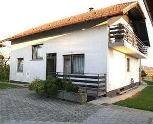 Schönes Zweifamilienhaus - 186.000,00 EUR Kaufpreis, ca.  250,00 m² Wohnfläche in Maribor (PLZ: 2000)