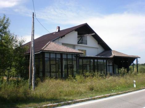Einfamilienhaus mit Gaststätte in Kroatien - Josipdol