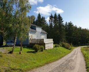 Wunderschönes Einfamilienhaus mit Flussblick am Waldrand - Bjärtrå