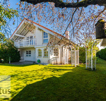 Zeitlose Eleganz trifft Natur, Platz und Erholung! Cooles EFH mit Einliegerwhg., Garten, Garage etc. - Wüstenrot / Neuhütten