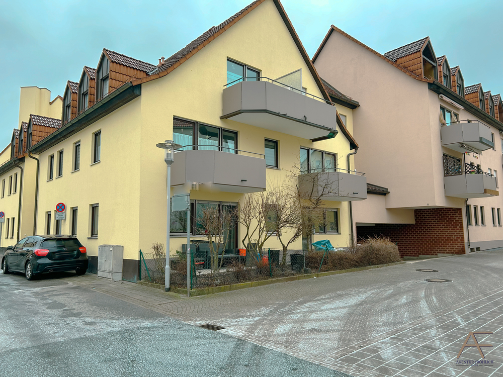 Charmante kernsanierte Erdgeschosswohnung mit Terrasse und Tiefgaragenstellplatz - Lauf an der Pegnitz