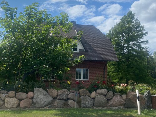 Herzlich Willkommen im Haus am See! - Einfamilienhaus mit 260,00 m² in Groß Derschau zum Kaufen