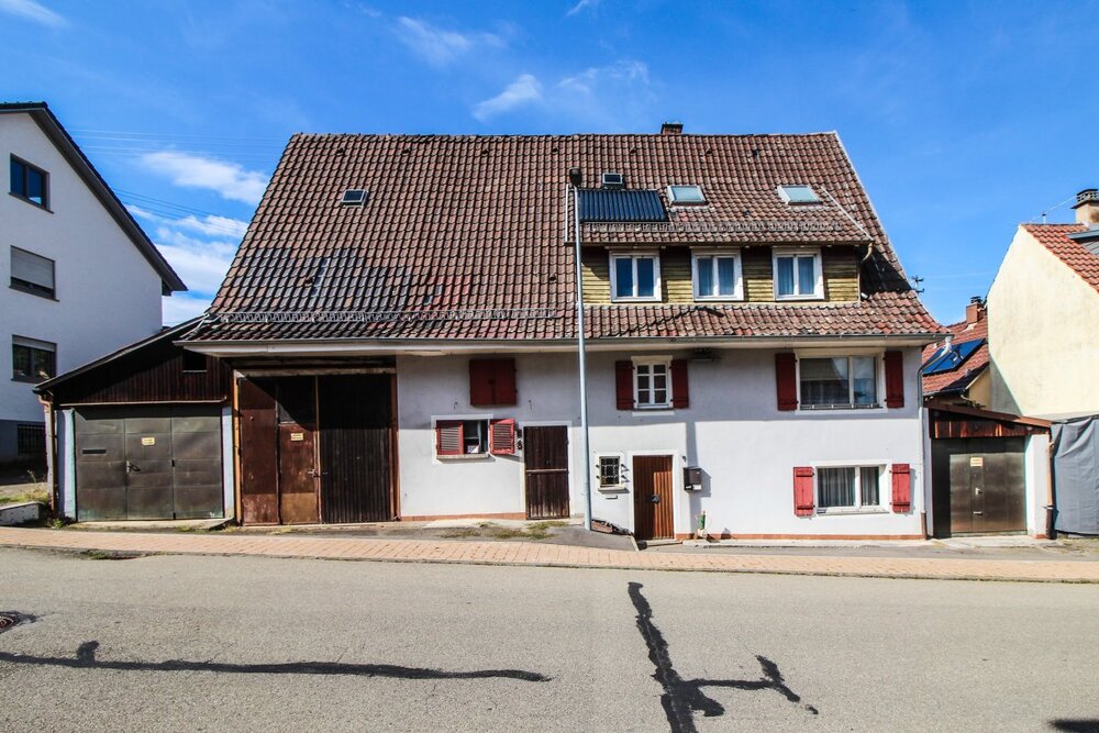 Reserviert! Einfamilienhaus in Deißlingen mit großem Grundstück! - Deisslingen