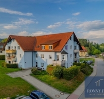 Wohnen mit Fernblick: Ruhige 2-Zimmer-Wohnung Top-Lage! mit Wohnküche, eig. Stellplatz, in Schönfeld - Thermalbad Wiesenbad Schönfeld