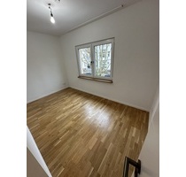 WG Zimmer in Karlshorst - 350,00 EUR Kaltmiete, ca.  10,00 m² Wohnfläche in Berlin (PLZ: 10318)