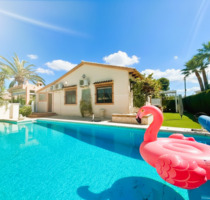 Haus in Cabo Roig, Alicante - 790.000,00&nbsp;EUR Kaufpreis, ca.&nbsp; 800,00&nbsp;m&sup2; in Cabo Roig (PLZ: )