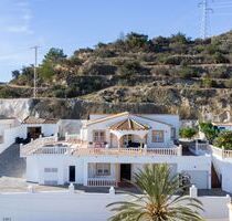 Villa in Calpe - 716.000,00&nbsp;EUR Kaufpreis, ca.&nbsp; 264,00&nbsp;m&sup2; in Calpe (PLZ: )