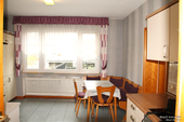Küche mit Terrassenzugang, rechts zum Esszimmer - Doppelhaushälfte mit 130,00 m² in Vettweiß zum Kaufen