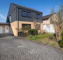 Einfamilienhaus mit Garten & Garagen in Rheinnähe - Urmitz