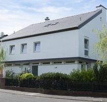 Villa der Extraklasse: Komfort und Design vereint in beliebter Lage von Dreieich-Götzenhain!