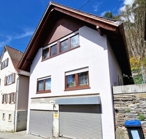 Ein Grundstück, 3 Gebäude, bis zu 5 Wohneinheiten, davon 3 vermietet - Schmitten