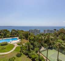 Elegantes Penthouse mit Pool, Tennis, Balkon und Garage - Vallauris