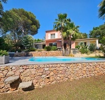 Villa mit Pool und Meerblick - 1.295.000,00 EUR Kaufpreis, ca.  181,00 m² Wohnfläche in Agay (PLZ: 83530)