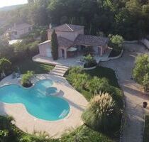Villa mit Pool in wunderschöner Umgebung - Nans-les-Pins