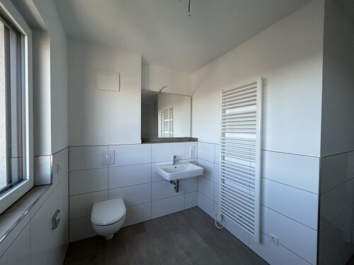 Badezimmer - Dachgeschoßwohnung mit 116,11 m² in Telgte zur Miete