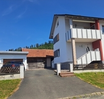 Charmantes Zweifamilienhaus mit großem Garten, in freier Natur, nahe der Universitätsstadt Kronach - Kronach-Glosberg