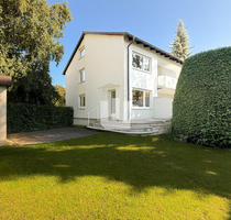 WINDISCH Immobilien - Doppelhaushälfte mit großem Garten in ruhiger Spielstraße zu vermieten - Gröbenzell