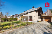 Aussen-Vorderseite - Rarität! Attraktives 2-3-Familienhaus in ruhiger Lage von Gernlinden mit Ausbaupotential!