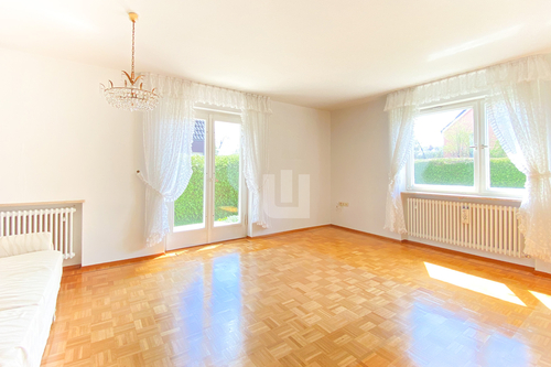 Wohnzimmer - 6 Zimmer Einfamilienhaus zum Kaufen in München