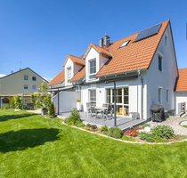 WINDISCH - Neuwertige DHH mit großem, sonnigem Garten in ruhiger Wohnlage von Mammendorf (S3)