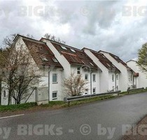 BIGKs: Suhl - Nähe Klinikum: 2 Zimmer-Wohnung mit Einbauküche und Balkon (-;)