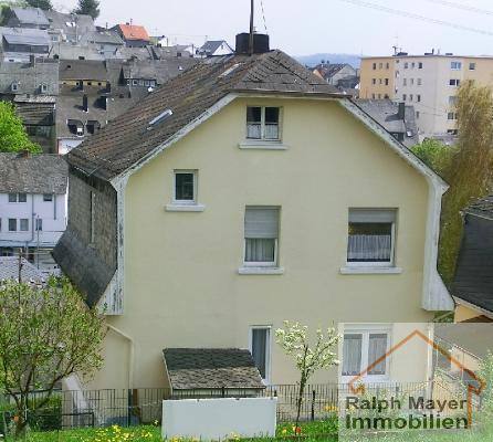 Preiswertes, gepflegtes Einfamilienhaus mit kleinem Garten im Stadtteil Idar - Idar-Oberstein