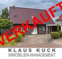 Provisionsfrei für Käufer: ELEGANZ-STIL-EXKLUSIVITÄT. Traumhaftes Einfamilienhaus mit Carport - Sande