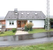 Knüllwald, EFH + ELW - 299.000,00 EUR Kaufpreis, ca.  230,00 m² Wohnfläche in Knüllwald (PLZ: 34593)