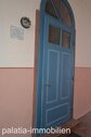 Tür nach Torhaupteingang - 4 Zimmer Etagenwohnung zur Miete in Neustadt Hambach