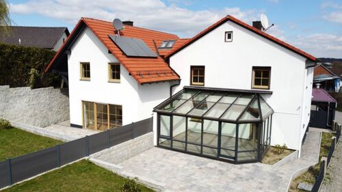 Ansicht Haus Gartenseite - 5 Zimmer Einfamilienhaus zum Kaufen in Pfeffenhausen