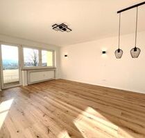Provisionsfrei* Neu renovierte 3 Zimmer Wohnung mit Balkon und Einzelgarage - Landshut