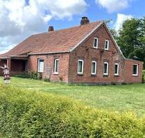 Großes Grundstück (1.762 m²) mit altem Wohngebäude in Leezdorf am Kirchweg