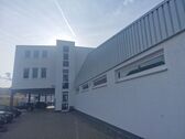 Bild - Riesiges Areal mit Gewerbehalle + Gewerberäume Praxis, Wohnungen, Stellplätze - sehr guter Zustand - Autobahnnähe in 97424 Schweinfurt (ID 10233)