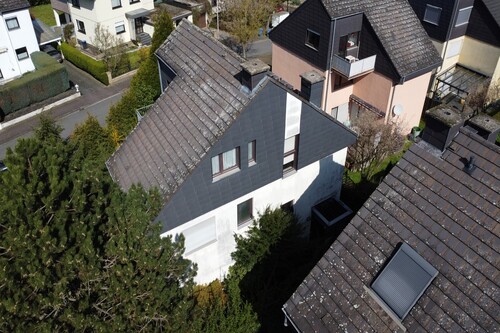 Außenansicht - Friedrichsdorf - Köppern: Freistehendes Einfamilienhaus mit viel Gestaltungsmöglichkeiten!