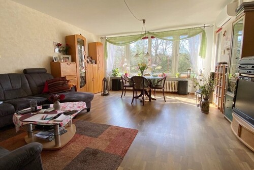 Wohnzimmer - Neu-Isenburg-Gravenbruch: Großzügige 3-Zimmer-Wohnung mit Balkon und Garage!