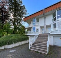 Eppstein: Wunderschöne Doppelhaushälfte in einzigartiger Blicklage !!