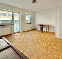 Frankfurt Niederrad: Modernisiertes Singleappartement mit Sonnenbalkon - Frankfurt am Main