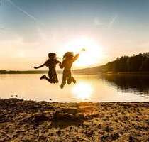 WOHNTRAUM IN TOPLAGE - MIT ZWEI GETRENNTEN EINGÄNGEN - IDEAL FÜR WOHNEN + ARBEITEN IM HOMEOFFICE ! - Strausberg