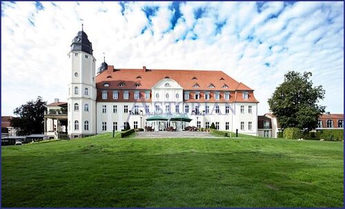 Schlosshotel - 