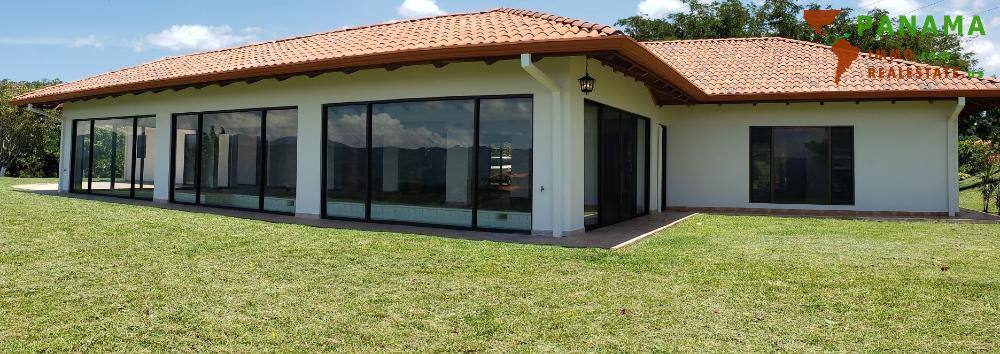 COSTA-RICA: 450 m² neues Haus mit wunderschöner Sicht, Indoor-pool und 7,000 m2 Garten bei Atenas - Costa Rica