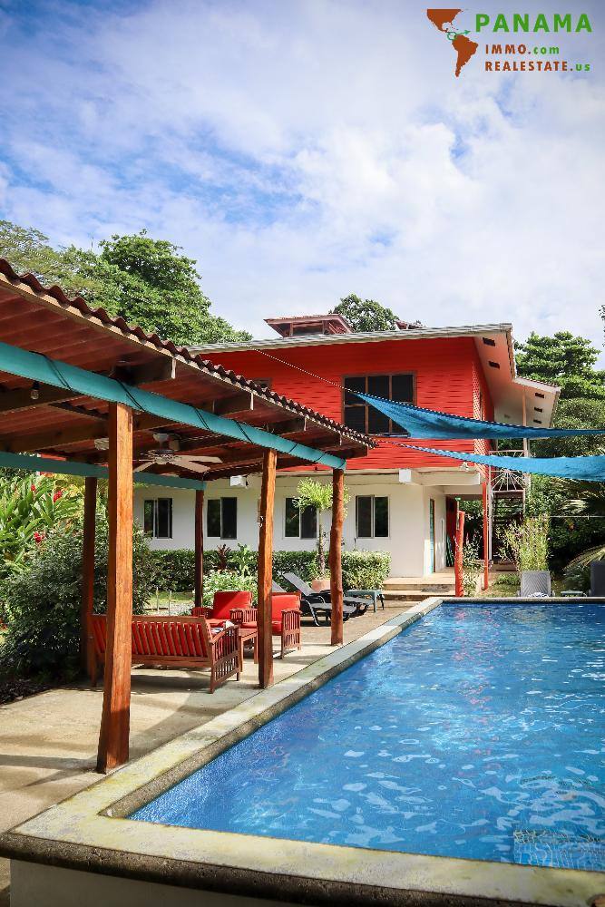 PANAMA: Wunderschöne Bed and Breakfast Pension mit 31 m Strandfront - Bocas del Toro