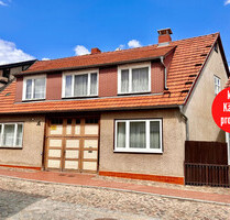 HORN IMMOBILIEN ++ Burg Stargard Stadthaus mit Nebengelass und schönem Grundstück in guter Lage