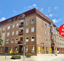 HORN IMMOBILIEN++RESERVIERT! Neubrandenburg Zentrum, modernisierte 3-Raum Eigentumswohnung mit Balkon, EBK und weiteren Extras