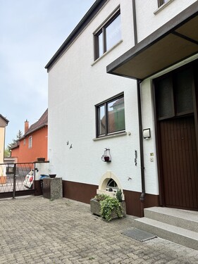 Hofansicht - 7.5 Zimmer Einfamilienhaus in Wörth-Maximiliansau
