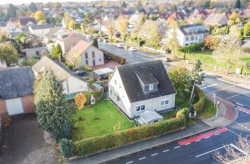 Drohne - Südost Titel - Gemütliches Einfamilienhaus sucht neue Besitzer