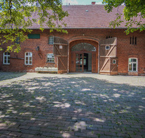 Idyllisch gelegener Landsitz auf ca. 5700 m² Grundstück - mit Gastronomiefläche und 2-Fam Haus - Petetrshagen OT Schlüsselburg