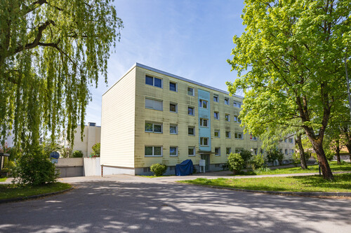 Blick auf das Gebäude - Etagenwohnung mit 84,00 m² in Olching zum Kaufen